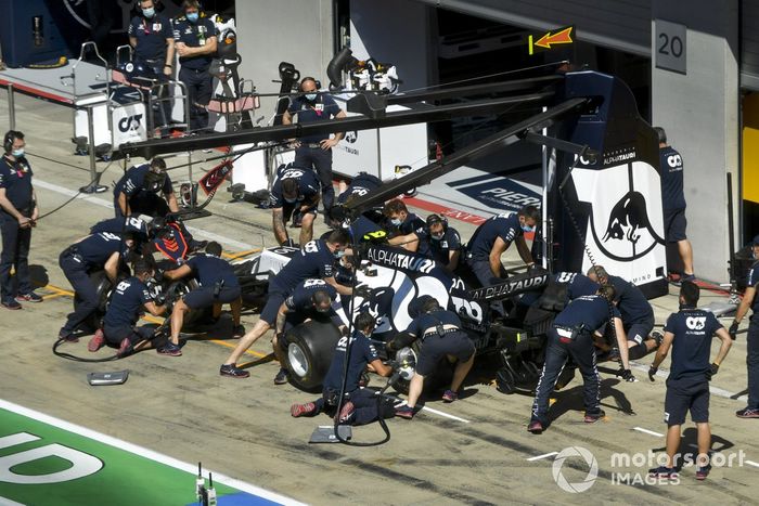 AlphaTauri practica los pitstops