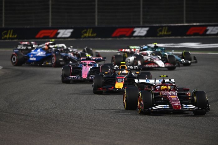 Lewis Hamilton, Ferrari, Jack Doohan, Alpine, Yuki Tsunoda, Red Bull Racing Team