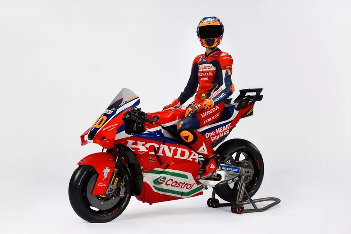 ホンダMotoGP、カラーリング一新。レプソルの離脱で、象徴的なHRCカラーに