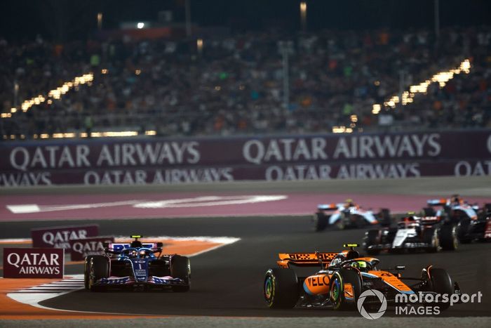 Lando Norris, McLaren MCL60, Pierre Gasly, Alpine A523, Yuki Tsunoda, AlphaTauri AT04