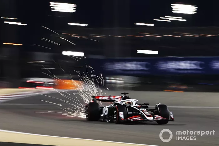 Kevin Magnussen y Haas VF-24 echan chispas