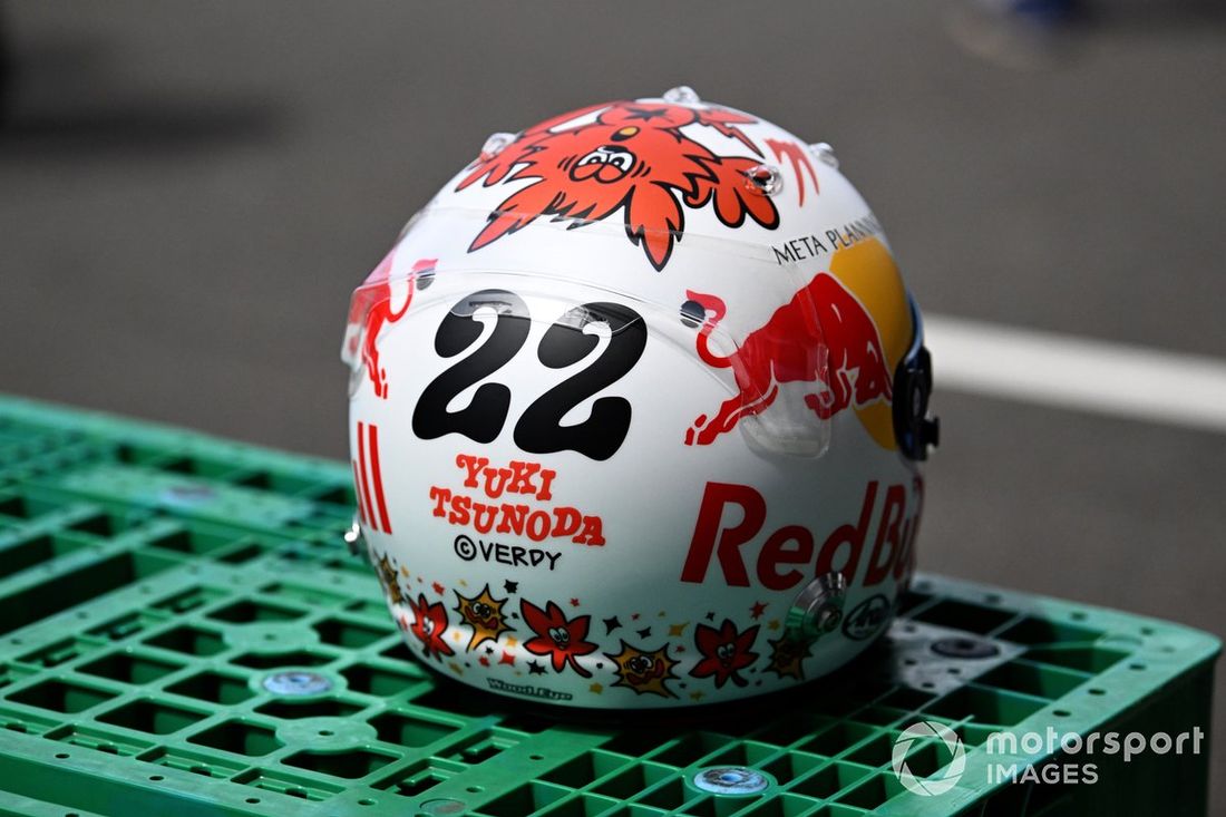 Capacete especial de Yuki Tsunoda, Visa Cash App RB F1 Team 