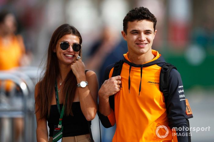 Lando Norris, McLaren con su novia Luisinha Oliveira