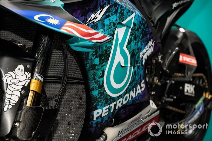 Petronas Yamaha SRT, decoración carrera de casa