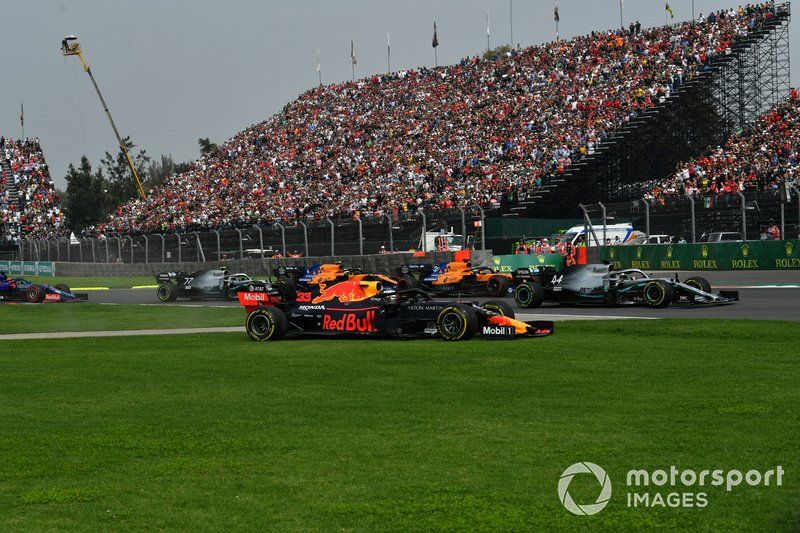 Lewis Hamilton, Mercedes AMG F1 W10, Max Verstappen, Red Bull Racing RB15