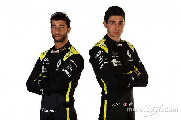 Daniel Ricciardo, Esteban Ocon, Renault F1 Team
