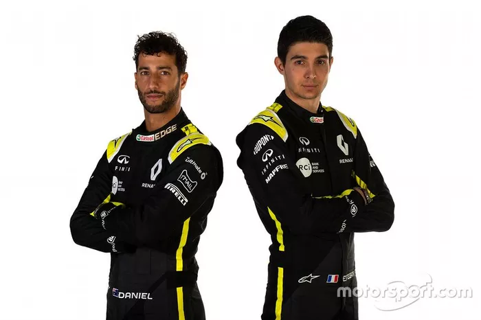 Daniel Ricciardo, Esteban Ocon, Renault F1 Team
