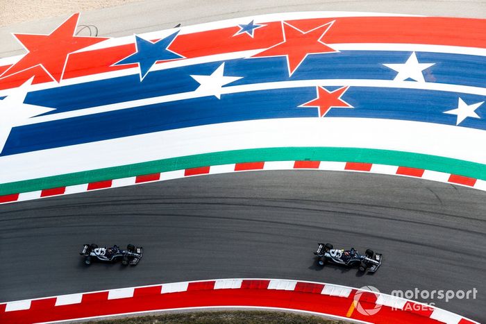 Pierre Gasly, AlphaTauri AT02, Yuki Tsunoda, AlphaTauri AT02