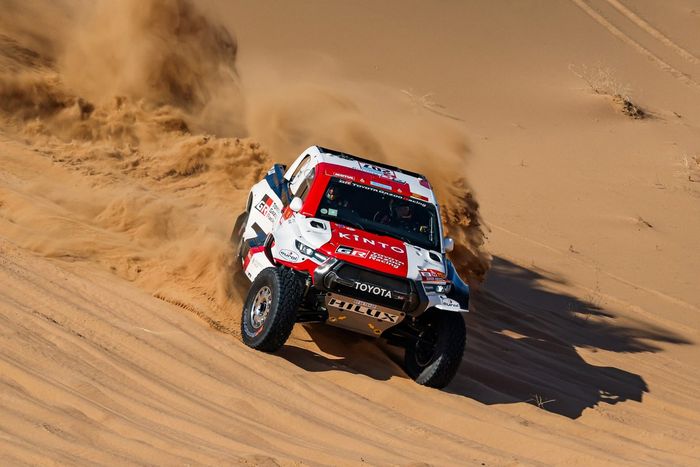 #207 Toyota Gazoo Racing Toyota: Giniel De Villiers, Dennis Murphy