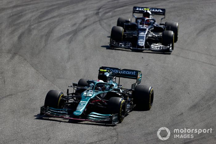 Sebastian Vettel, Aston Martin AMR21, Pierre Gasly, AlphaTauri AT02