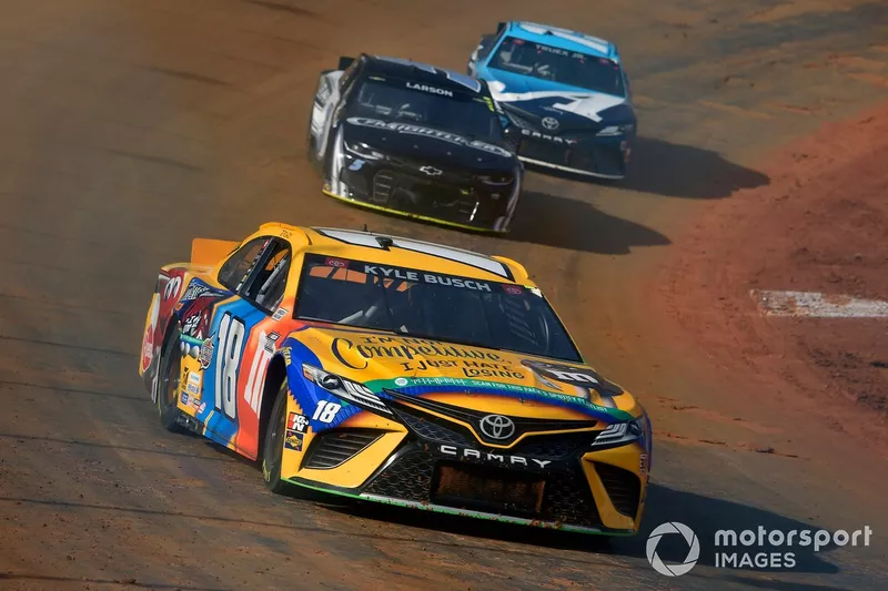 Kyle Busch, Joe Gibbs Racing, Toyota Camry M&M's Messages