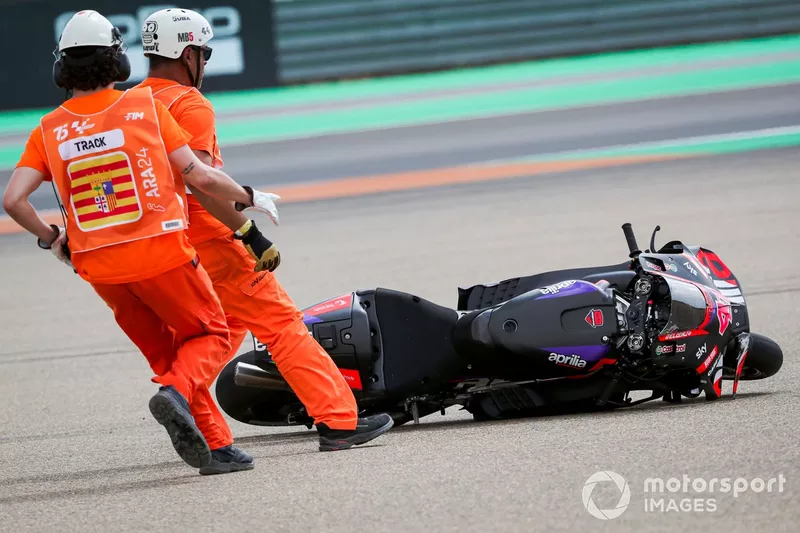 Aleix Espargaro, Aprilia Racing Team crash