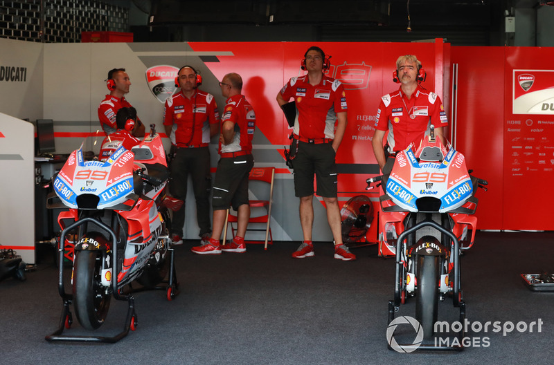 Jorge Lorenzo's Ducati garage