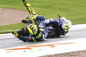 La chute de Valentino Rossi, Yamaha Factory Racing