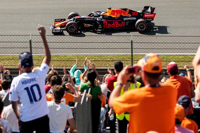 Max Verstappen, Red Bull Racing RB16B
