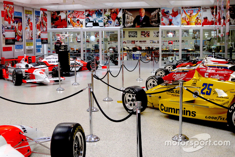 Машины Penske, побеждавшие в Indy 500