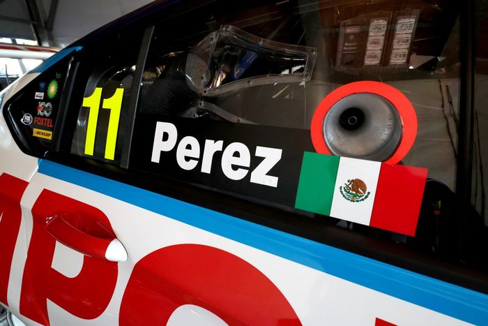 Sergio Pérez, Red Bull Racing, a bordo del Broc Feeney, Triple Eight Race Engineering, Holden Commodore ZB 
