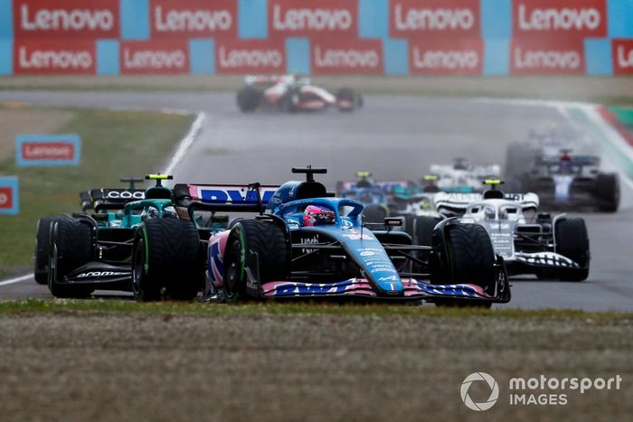 Fernando Alonso, Alpine A522, Sebastian Vettel, Aston Martin AMR22, Yuki Tsunoda, AlphaTauri AT03