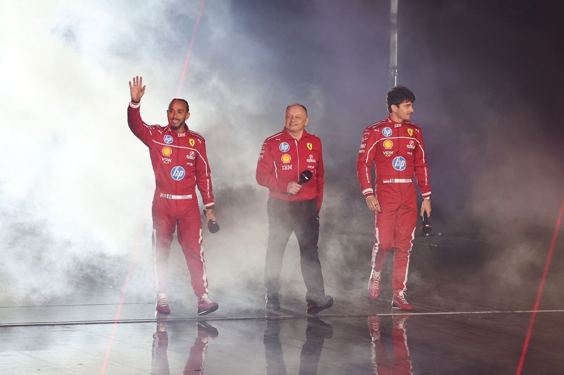 Lewis Hamilton, Ferrari, Frederic Vasseur, Director del Equipo y Director General, Scuderia Ferrari, Charles Leclerc, Ferrari