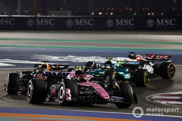 Pierre Gasly, Alpine A524, Max Verstappen, Red Bull Racing RB20, Fernando Alonso, Aston Martin AMR24, Kevin Magnussen, Haas VF-24