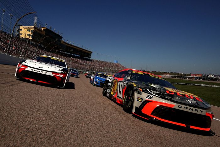 Chase Briscoe, Joe Gibbs Racing Toyota, Denny Hamlin, Joe Gibbs Racing Toyota