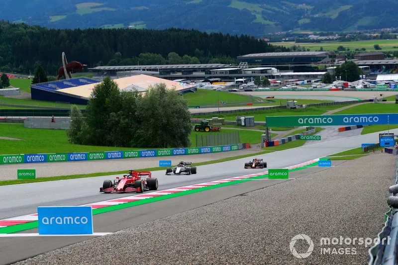 Sebastian Vettel, Ferrari SF1000, Daniil Kvyat, AlphaTauri AT01, Alex Albon, Red Bull Racing RB16