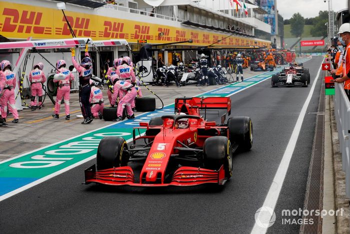 Sebastian Vettel, Ferrari SF1000, sale de pits