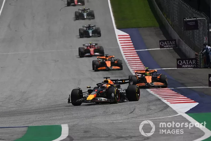 Max Verstappen, Red Bull Racing RB20, Lando Norris, McLaren MCL38, Oscar Piastri, McLaren MCL38