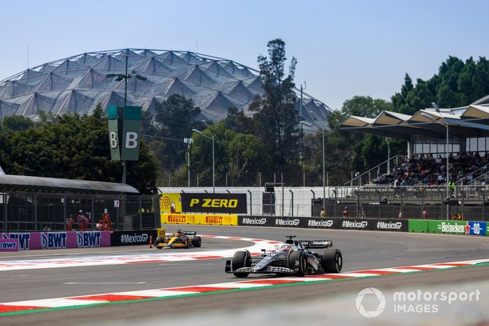 Pierre Gasly, AlphaTauri AT03, Daniel Ricciardo, McLaren MCL36