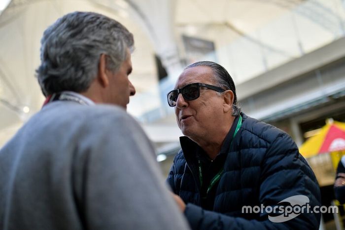 Galvão Bueno e Chico Serra na Corrida do Milhão da Stock Car