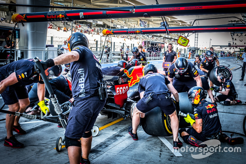 2º Red Bull Racing (2:08)