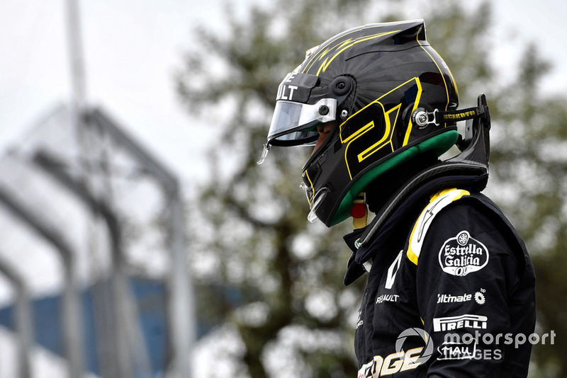 Nico Hulkenberg, Renault Sport F1 Team R.S. 18 after crashing in FP2