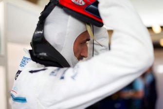 Robert Kubica, Williams Martini Racing, indossa il suo casco