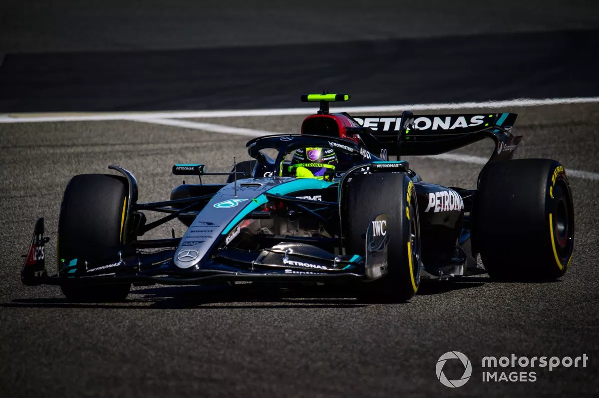 lewis-hamilton-mercedes-w15.webp