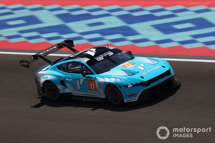 #77 Proton Competition Ford Mustang LMGT3: Ryan Hardwick, Zacharie Robichon, Ben Barker