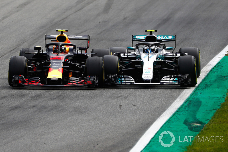 Max Verstappen, Red Bull Racing RB14 Tag Heuer, batalla con Valtteri Bottas, Mercedes AMG F1 W09