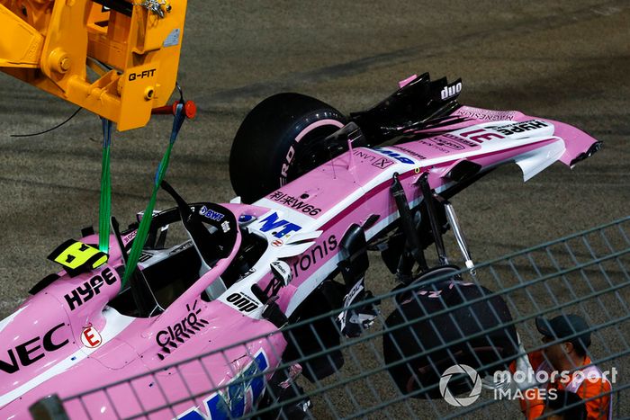 El coche accidentado de Esteban Ocon, Racing Point Force India VJM11
