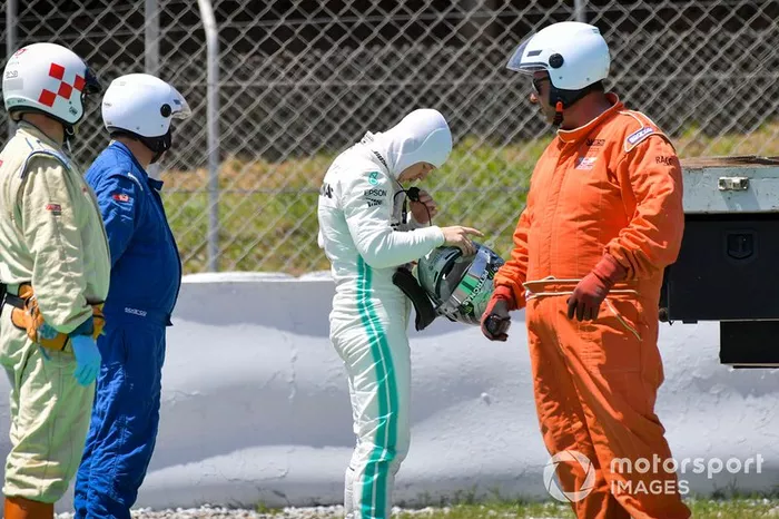 Nikita Mazepin, probador privado, Mercedes AMG F1 después de parar en pista