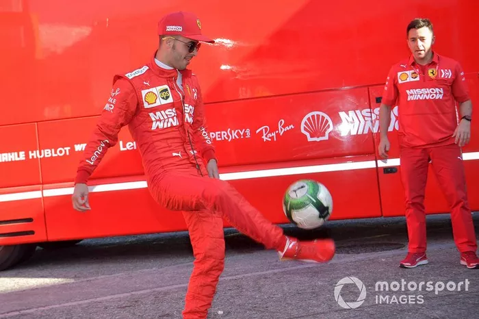 Antonio Fuoco, Ferrari gioca a calcio nel paddock