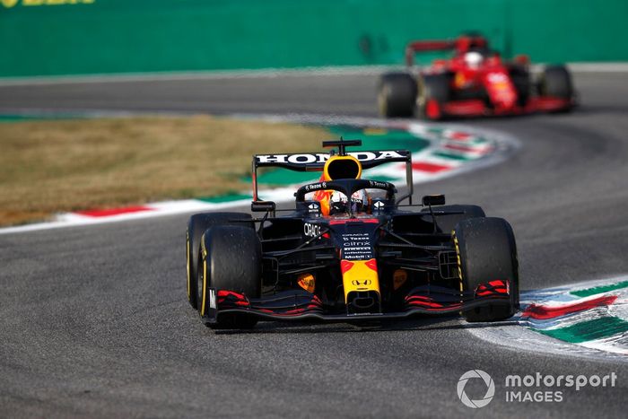 Max Verstappen, Red Bull Racing RB16B