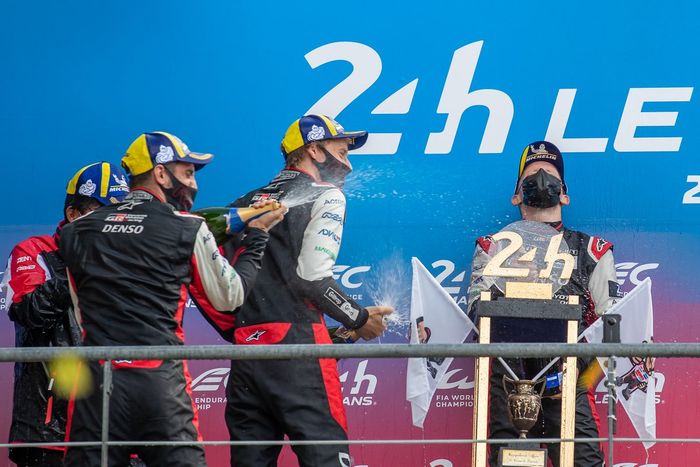 #7 Toyota Gazoo Racing Toyota GR010 - Hybrid Hypercar, Mike Conway, Kamui Kobayashi, José María López