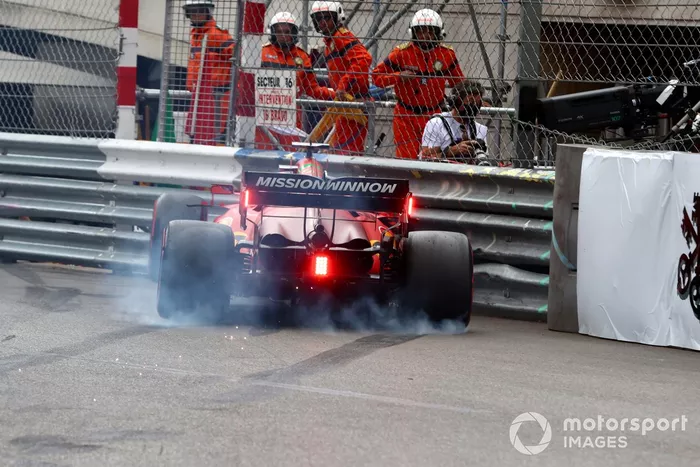 Charles Leclerc, Ferrari SF21, va contro il muro al termine delle qualifiche