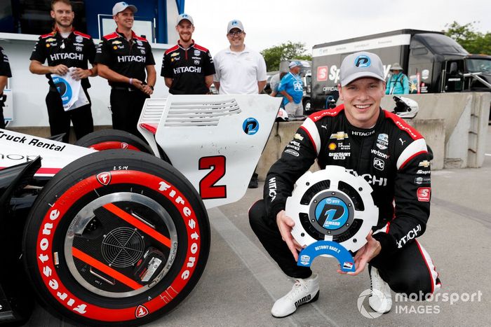 Ganador de la pole Josef Newgarden, Team Penske Chevrolet