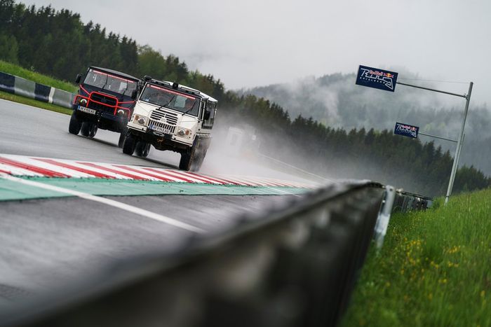 Max Verstappen, Sergio Perez, Red Bull Racing, Yuki Tsunoda y Pierre Gasly, AlphaTauri