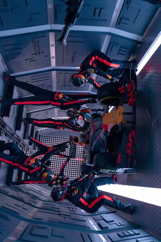Red Bull Zero-G pit stop
