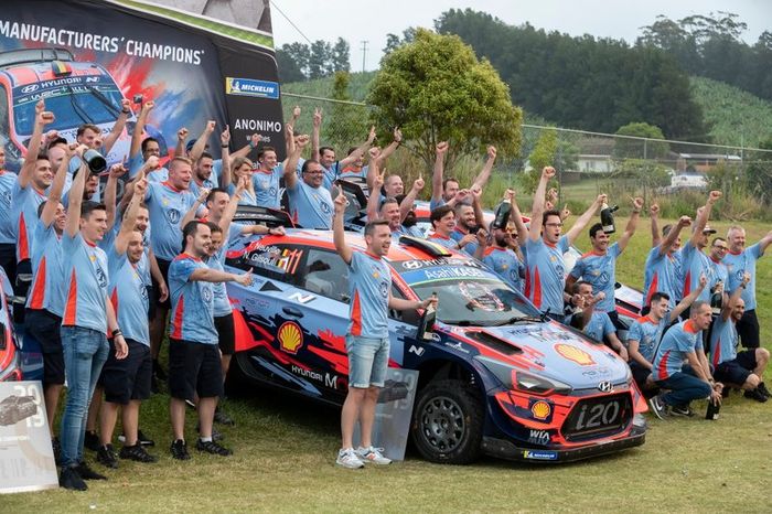 Celebración del campeonato de equipos de Hyundai Motorsport