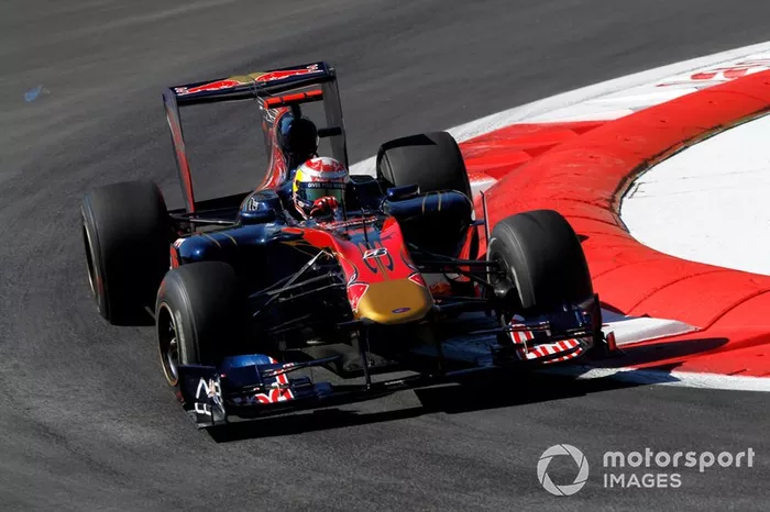 2010: Toro Rosso Ferrari STR5