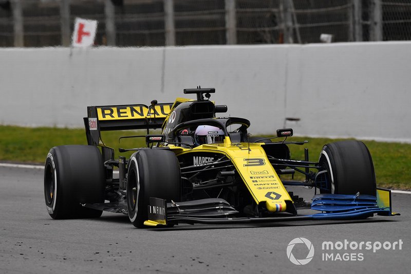 Renault F1 Team R.S. 19 with aero paint on front wing