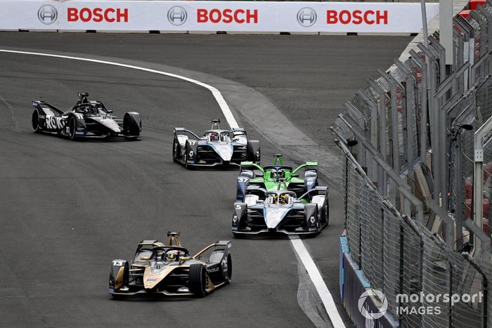 Antonio Felix da Costa, DS Techeetah, DS E-Tense FE21, Stoffel Vandoorne, Mercedes-Benz EQ, EQ Silver Arrow 02, Nick Cassidy, Envision Racing, Audi e-tron FE07, Nyck de Vries, Mercedes-Benz EQ, EQ Silver Arrow 02, Lucas D