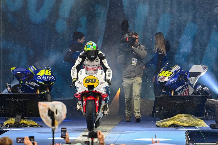 Valentino Rossi en el EICMA en Milán